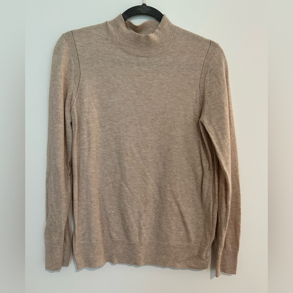 *EUC* Banana Republic Cream Knit Sweater